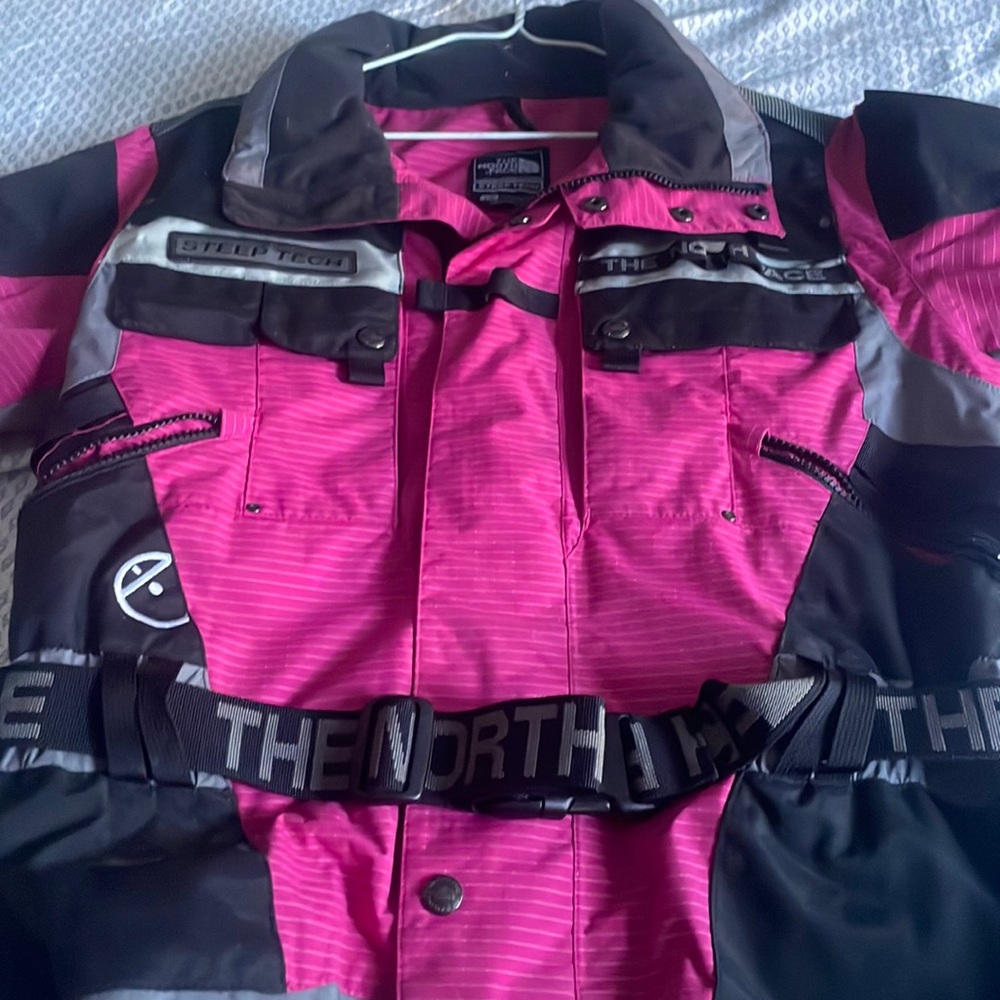 Woman’s North Face Steep Tech